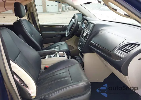 2013 Chrysler Town & Country Touring-L z USA, uszkodzony, nr VIN 2C4RC1CG0DR597188